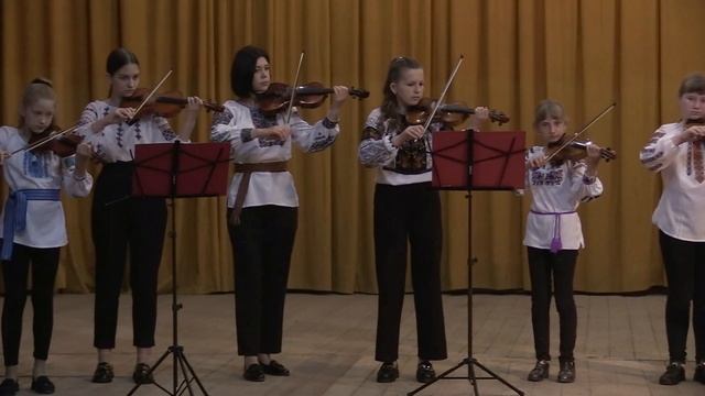 "Боже, великий, єдиний". Ансамбль скрипалів Оброшинської ДМШ