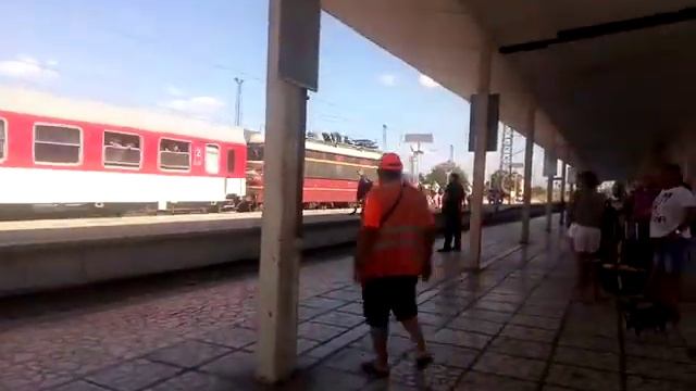 Пристигане на локомотив 44 119 на жп гара Ямбол
