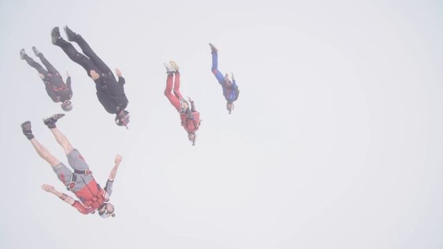 Slowmotion Skydive