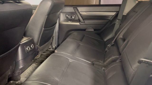 Mitsubishi Pajero 03210