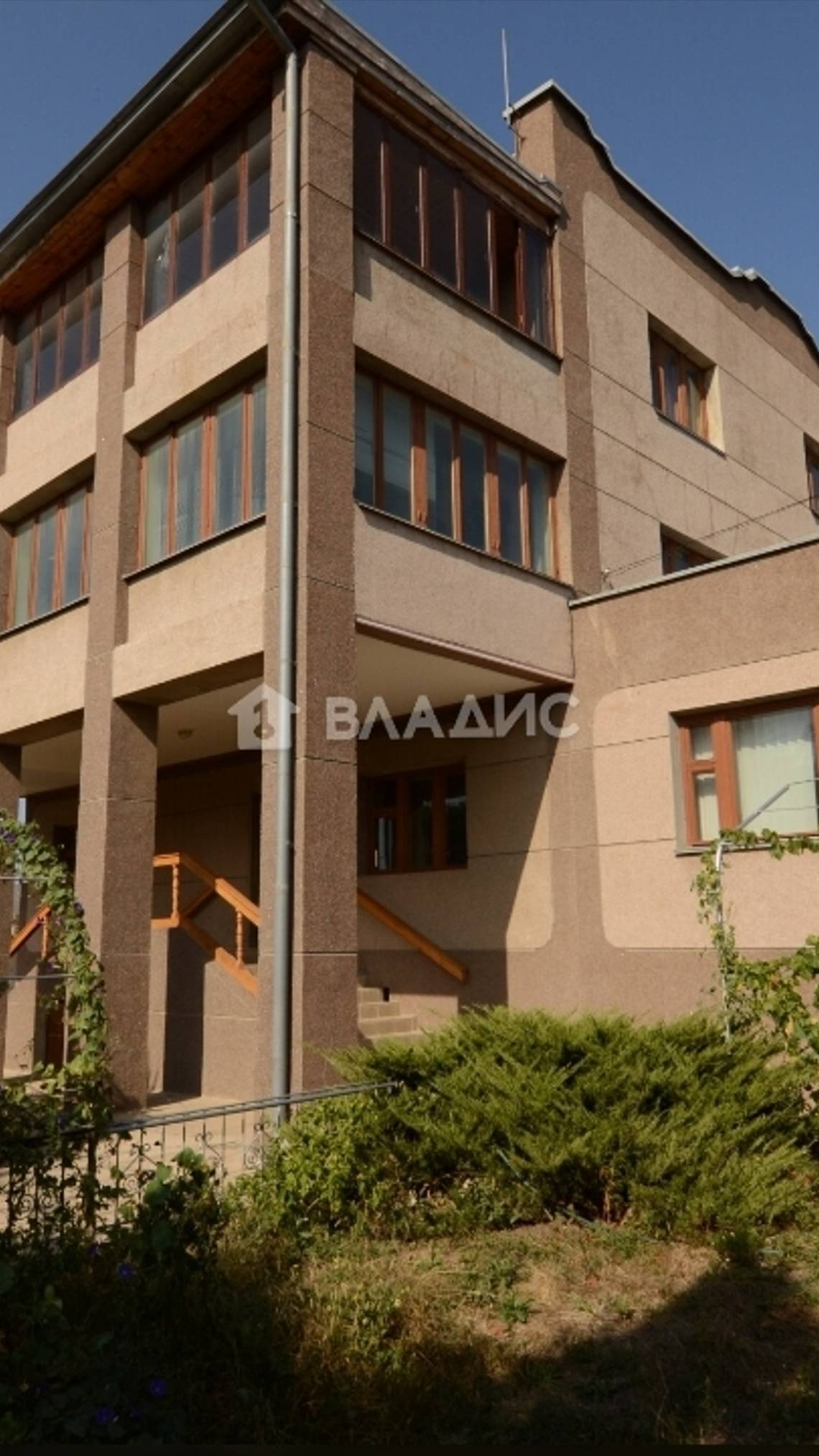 Продается дом под бизнес, пригород Симферополя