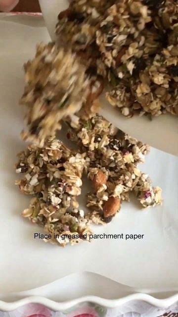 How to make healthy and delicious granola #shorts