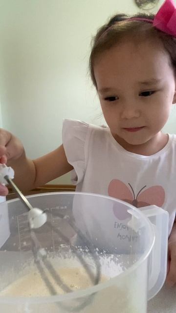 Готовим кексы - зверюшек вместе с Рианой🥧