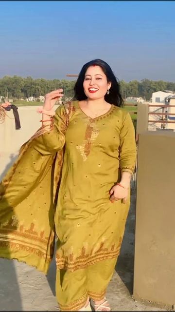 Auntie Amazing Hot Dance