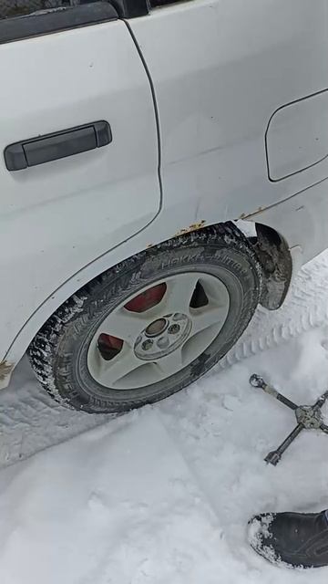 айковерт Аккумуляторный Makita 700Н.м. , ударный,бесщеточный, 2 АКБ