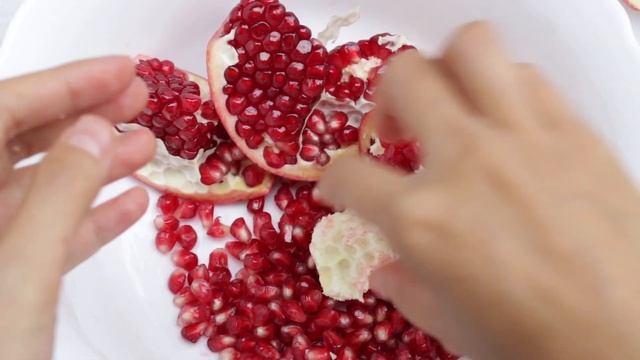 How to make Pomegranate Juice | Easiest way to juice Pomegranate