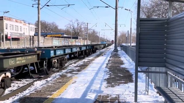 Электровоз ВЛ80С-2126Б 2142 с порожним грузовым составом