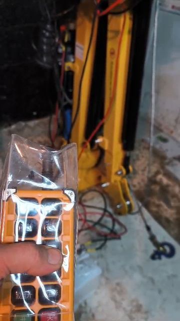 Проверка работы крана манипулятора VAAL