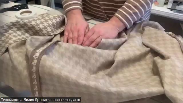 7. Уточнение формы и раскрой воротника.