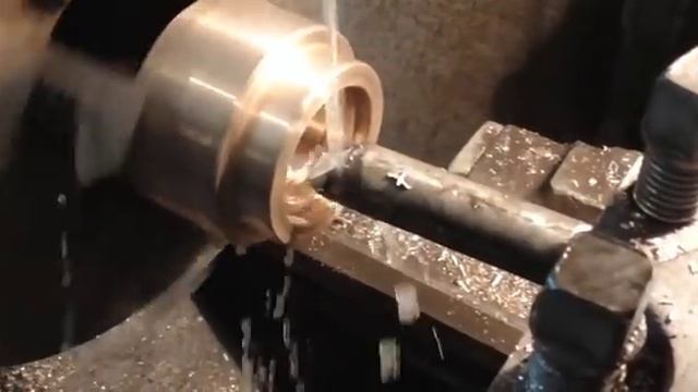 Бронзовая гайка