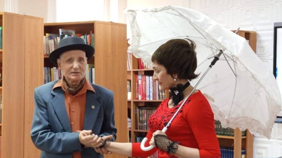 Необычный спектакль в библиотеке "путешествие писателя на остров Сахалин"