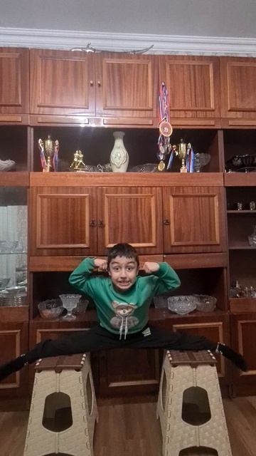 Как садится на шпагат правильно