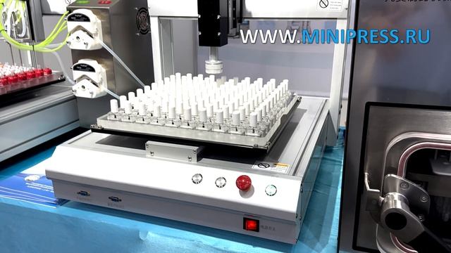 Роботизированная мини линия розлива и укупорки геля для ногтей QN-02 Minipress.ru