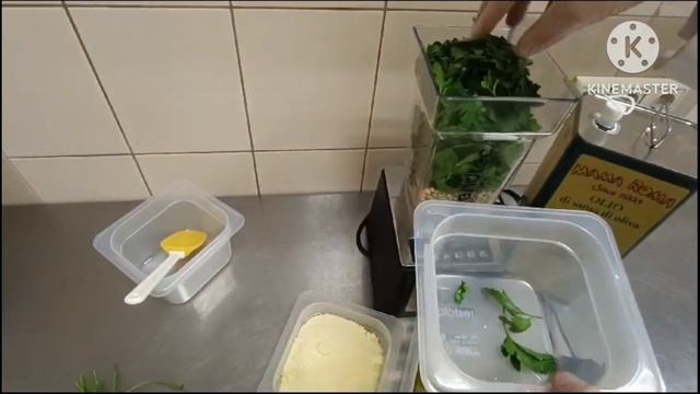 km Соус Песта из базилика и петрушки