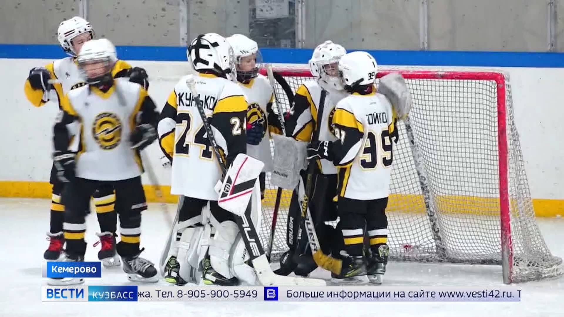 Хоккейная и волейбольная победы, Кубок России по тяжёлой атлетике: новости спорта в обзоре «Вестей»