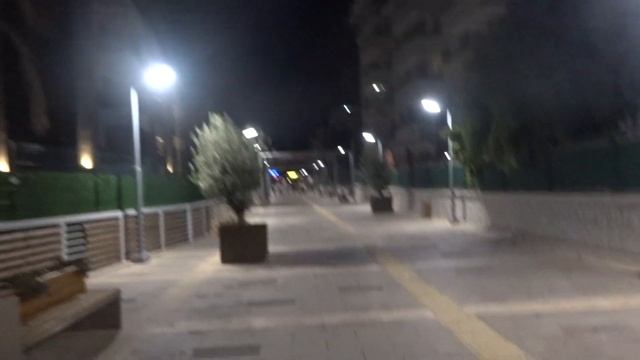 Аланья красивый парк переход в центре Алании Вечерняя прогулка