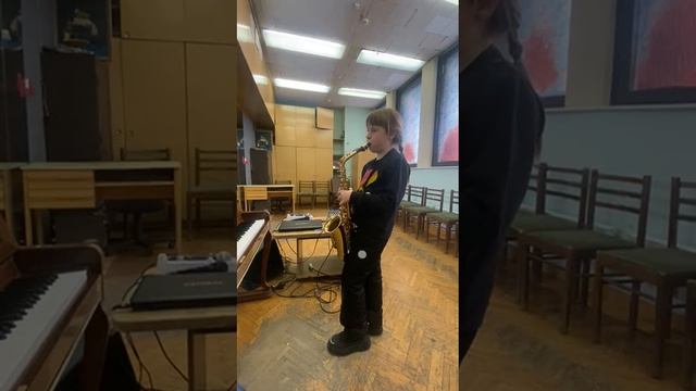 Васильева Екатерина. Песня про маму на саксофоне. #саксофоновна
