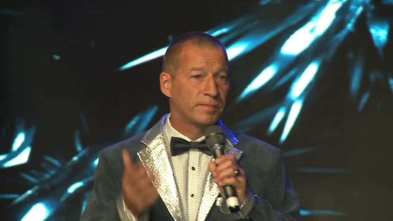 HD. Андрей Карельский "Падает снег". 2024г.