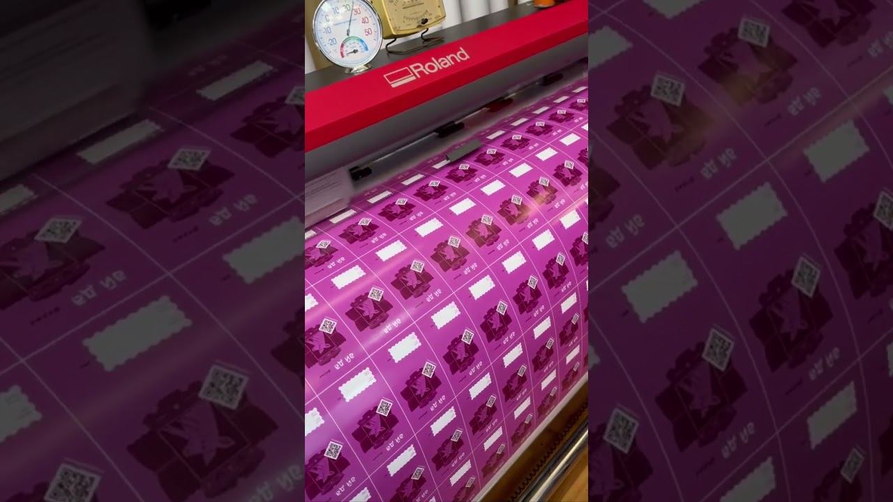 Печать наклеек любых форм.  #типография#shorts #ads #sticker #стикеры