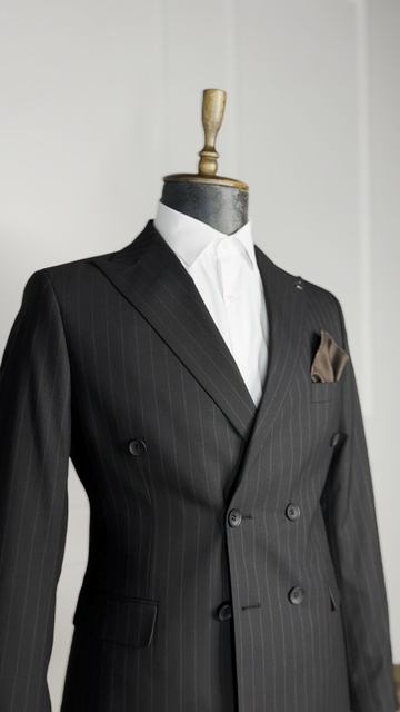 Мужской двубортный костюм!