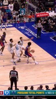 Cade with the nice crossover and the bucket!