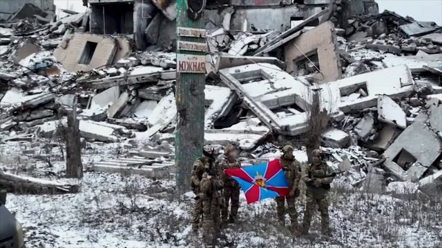 Кадры из освобожденного 7 февраля российской армией Дзержинска. Сейчас подразделения УФСБ России ...