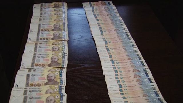 АГЕНТӢ: КОРМАНДИ ҲУКУМАТИ МАСТЧОҲ 10 ҲАЗОР СОМОНӢ ПОРА ГИРИФТААСТ