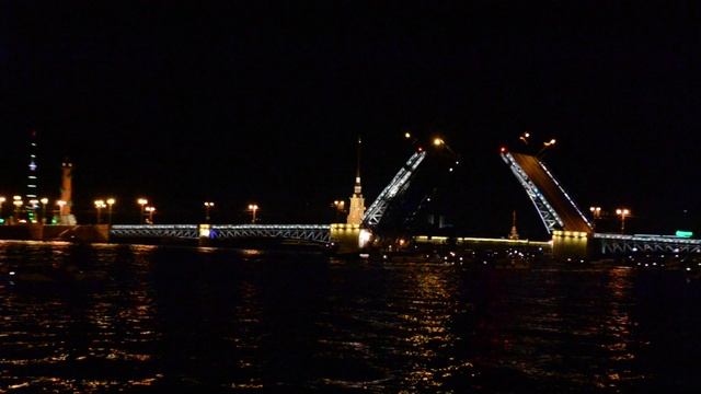развод Дворцового моста!