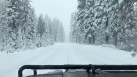 H1 hummer Snow storm