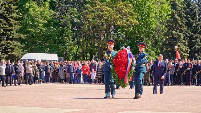 9 мая. Возложение