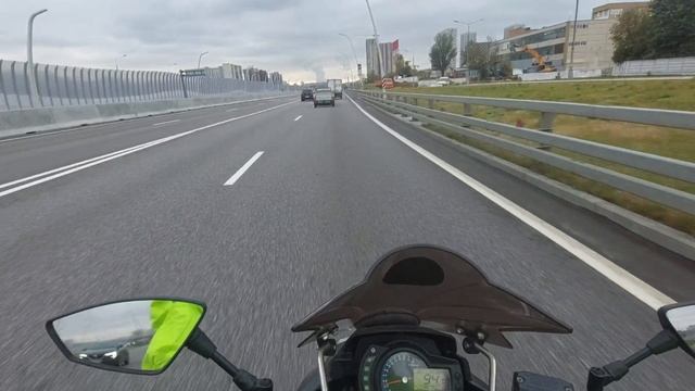 Здесь ещё широко