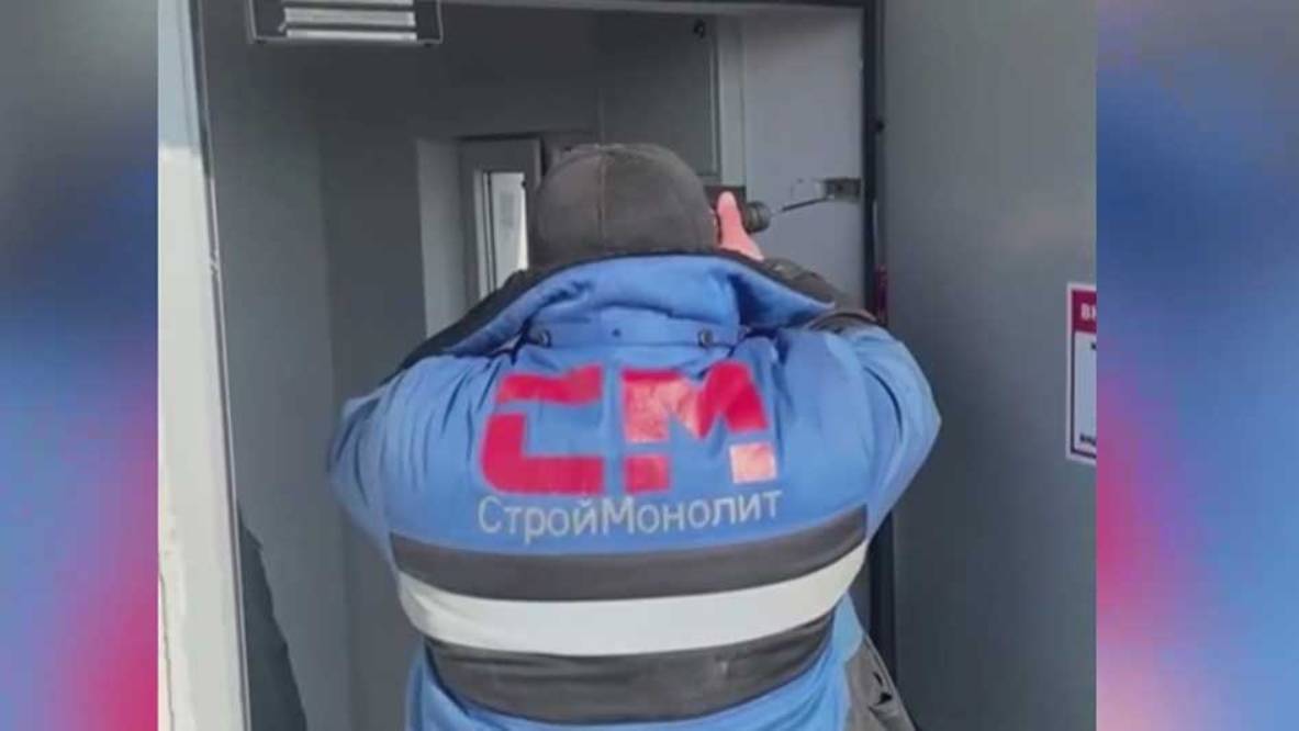 В Краснодаре восстанавливают многоквартирный дом, который был поврежден при атаке БПЛА