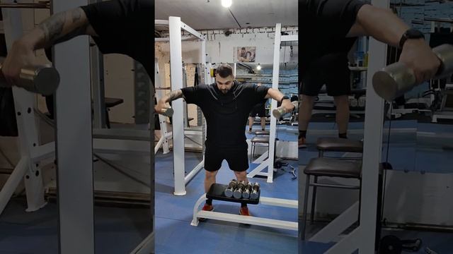 Тройной дробсет: Махи гантелей через стороны