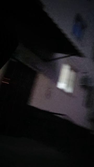 треугольник куртка давно куплена была вот поэтому не красная