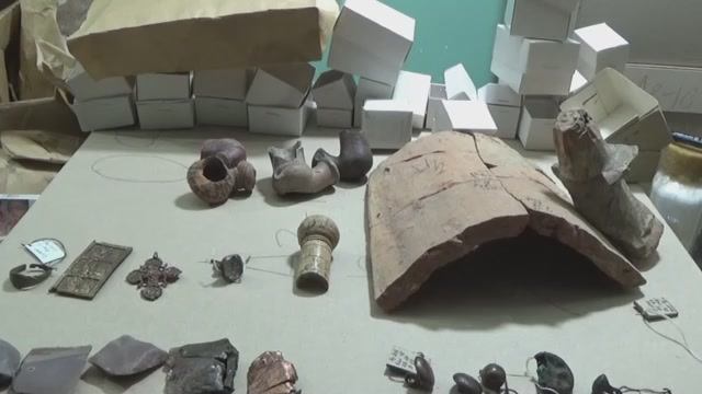 Личные вещи русского человека XVIII в., жившего на месте раскопа по ул. Калинина 48
