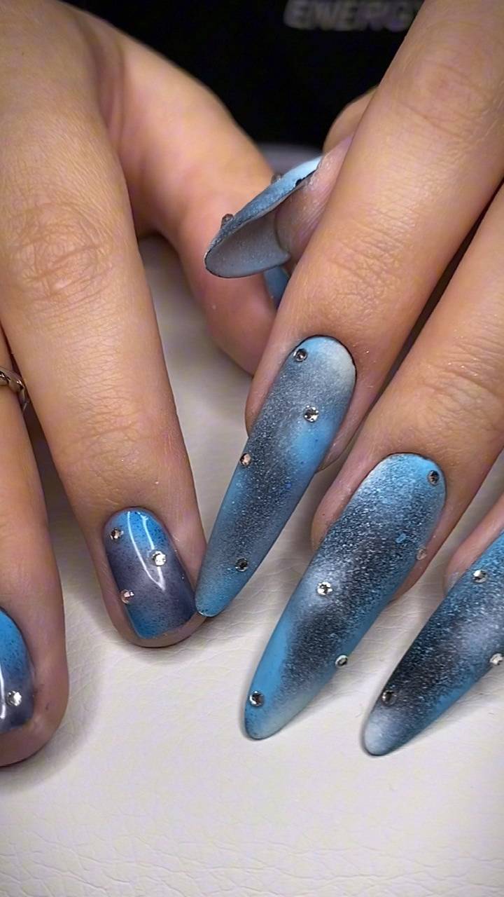 Магический маникюр