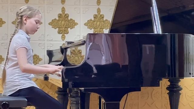 Меньшикова Виталина, преподаватель Хворос Светлана Михайловна.