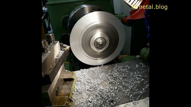 Проточка щек вариатора (Turning variator`s moving disks)