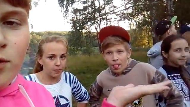 Наш первый костёр за всю смену) Спасибо всем вам за этот прекрасный вечер Алина, Паша и мой отряд