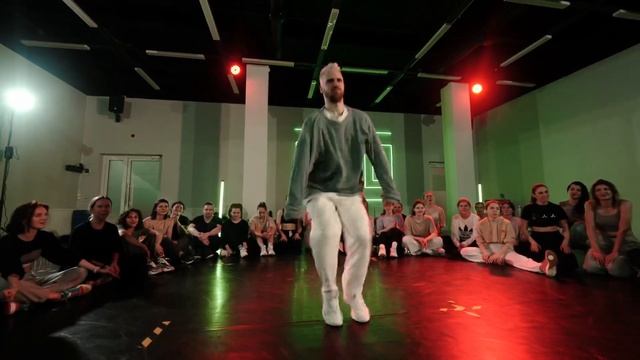 @britneyspears - TOXIC (remix) choreo by Stas Cranberry