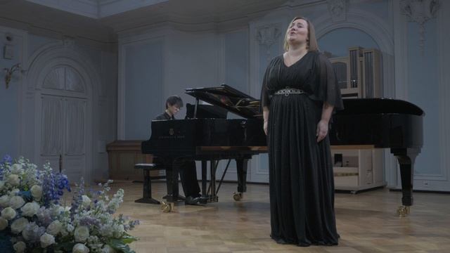 Хуан Цзы "Три желания розы",слова Лун Ци.Исполняют Мишина Екатерина(сопрано) Тинхун Ляо(фортепиано)