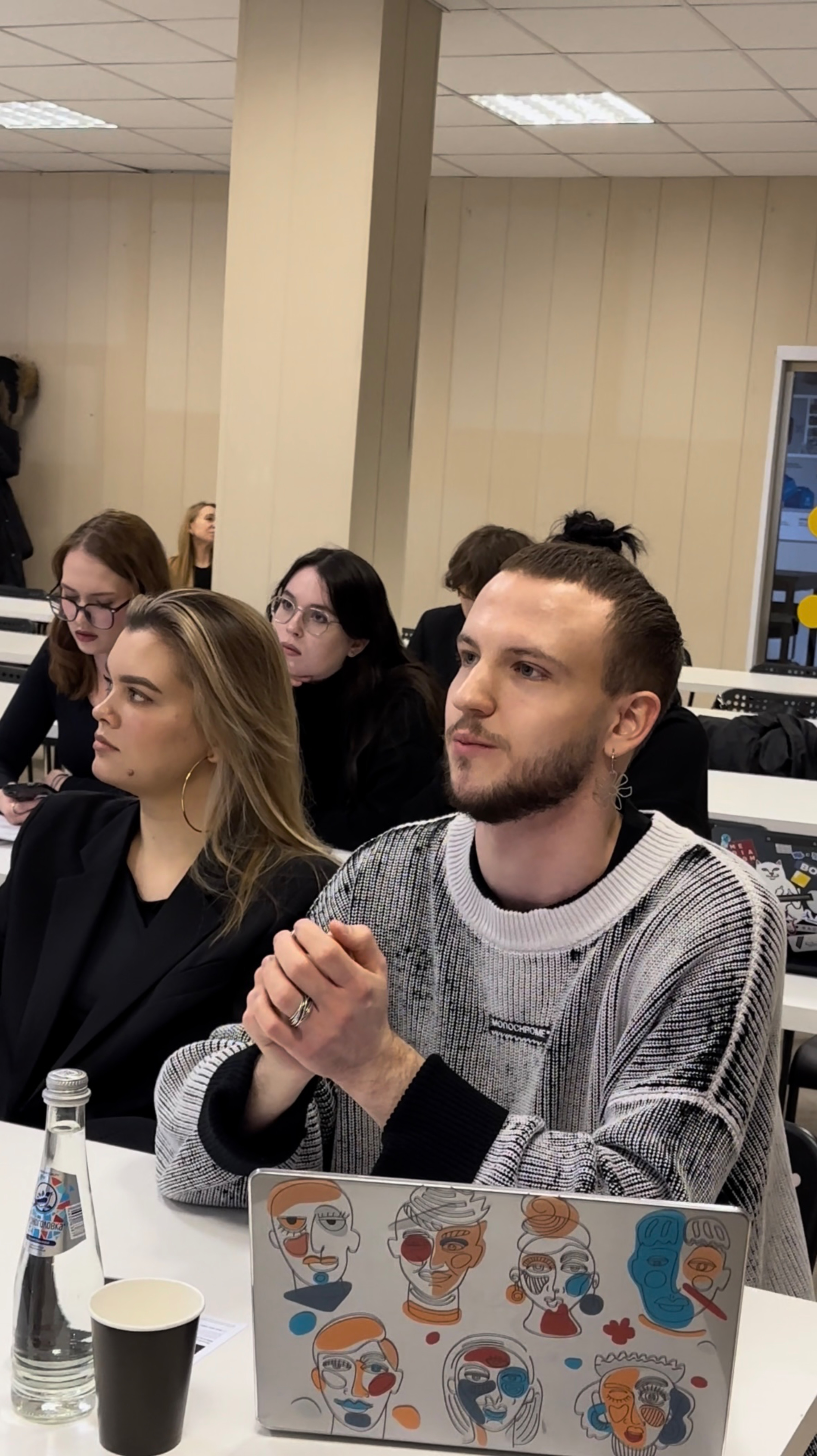 Шаг в процесс с первых курсов в Институте B&D