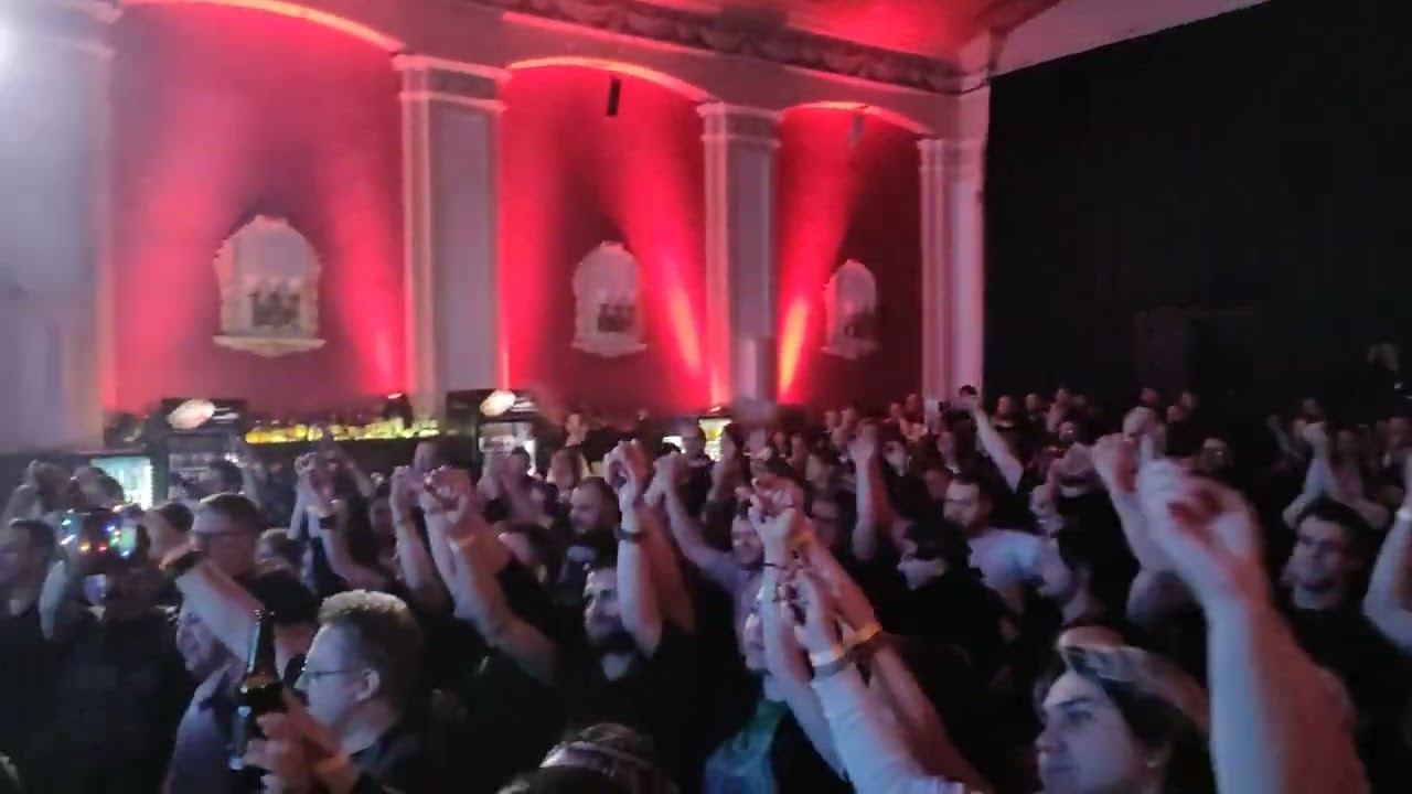 Тролль Гнёт Ель live short 1