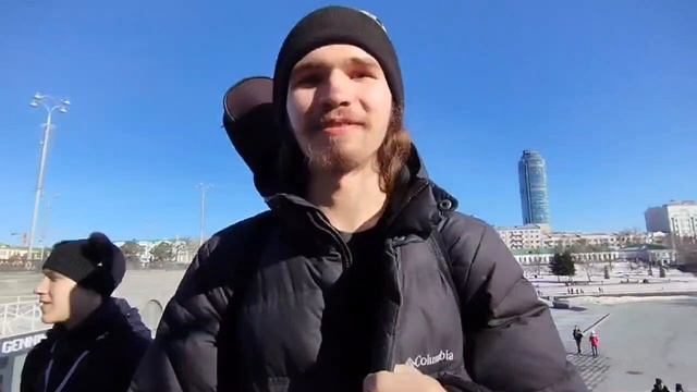 Пушистая фурри прогулка в Екатеринбурге около цирка _ Антропоморфная фурри сходка в ЕКБ