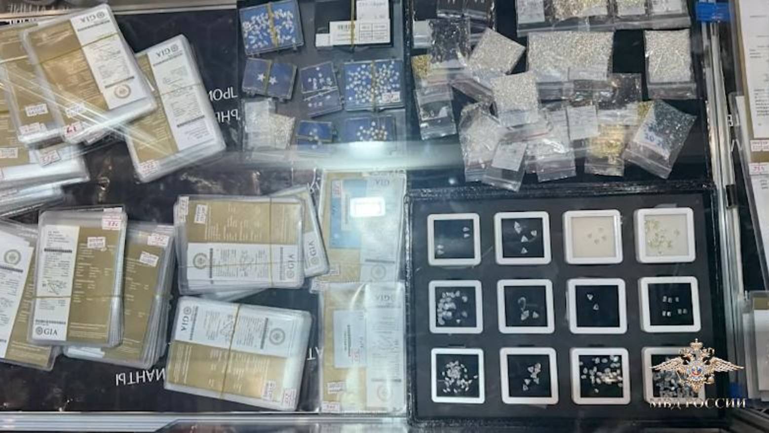 Более 450 бриллиантов изъяли из незаконного оборота в Санкт-Петербурге. Возбуждено уголовное дело