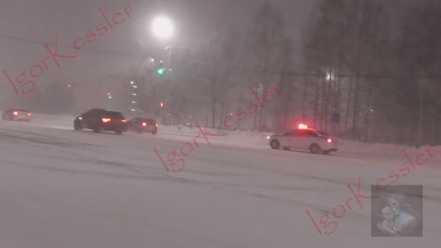 Оборвало провода в Сургуте