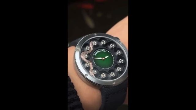 Необычная модель часов