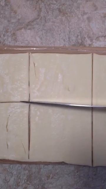 Слойки с грибами и сыром