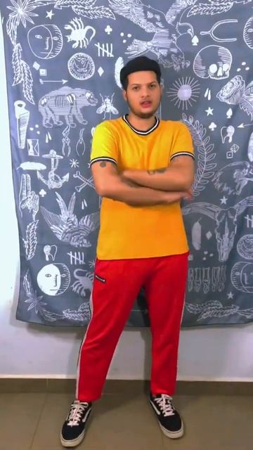 cores que combinam com vermelho look masculino #shorts