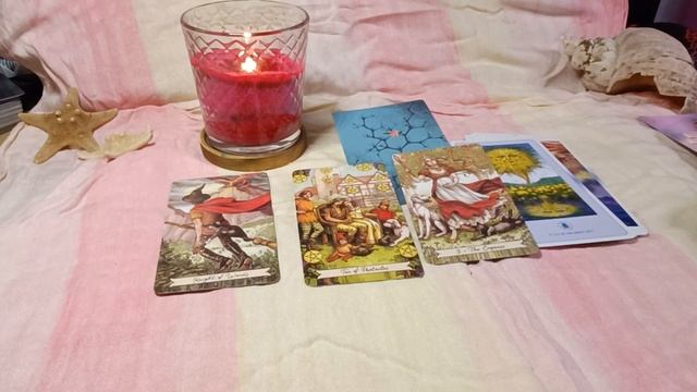 На что обратить внимание в своей жизни. Что оставить в прошлом. Что мешает развитию. Совет Таро